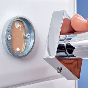 Akcesoria łazienkowe bez wiercenia – bez problemu!