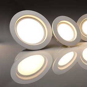 Świetlne układanki, czyli o oświetleniu w łazience