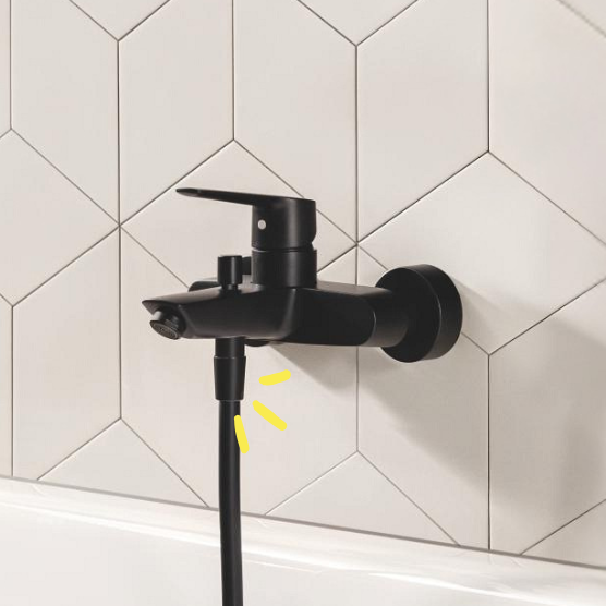 Uniwersalne wyjście do węży prysznicowych