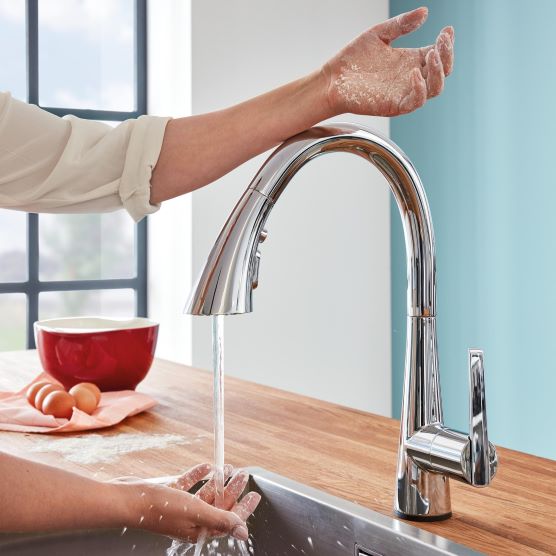 Sterowanie baterią kuchenną za pomocą dotknięcia