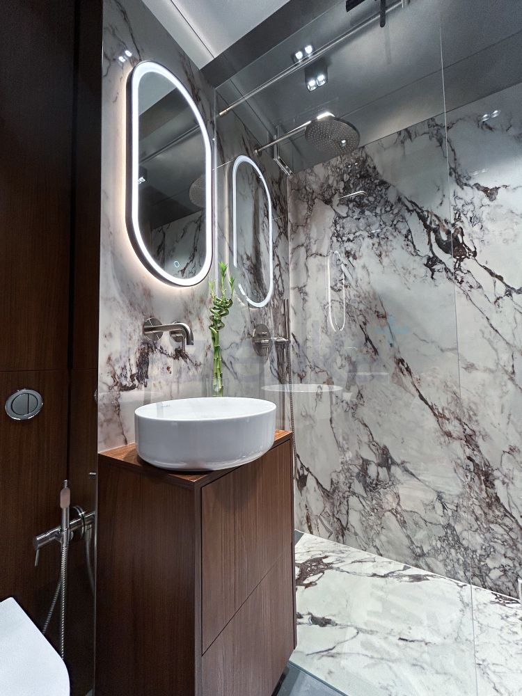 Prosta nowoczesna łazienka