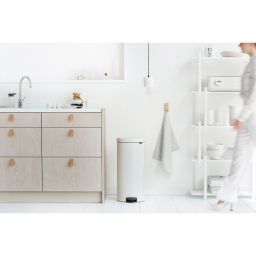 Brabantia NewIcon kosz na śmieci 30 l pedałowy biały 111785