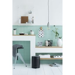 Brabantia NewIcon kosz na śmieci 5 l pedałowy czarny mat 112928