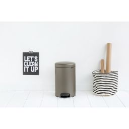 Brabantia NewIcon kosz na śmieci 12 l pedałowy grafit 113628