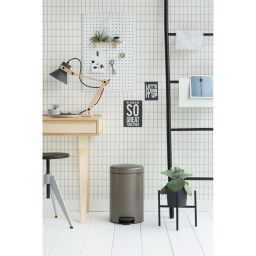Brabantia NewIcon kosz na śmieci 12 l pedałowy grafit 113628
