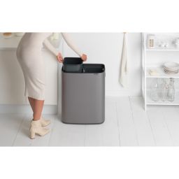Brabantia Bo Touch Bin pojemnik na odpady 60 l do segregacji grafit 221521