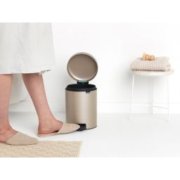 Brabantia NewIcon kosz na śmieci 5 l pedałowy złoty 304422