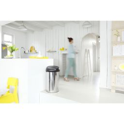 Brabantia Touch Bin pojemnik na odpady 60 l stal polerowana/czarny 402586