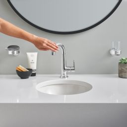 Grohe Essentials kubek do mycia zębów z uchwytem ściennym szkło/chrom 40447001
