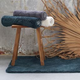 Sealskin Angora dywanik łazienkowy 70x140 cm poliester zimny biały 800118