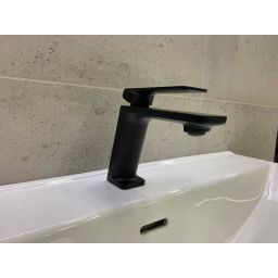 Corsan Trino bateria umywalkowa stojąca czarny półmat CMB7111BLTRINO