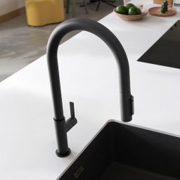 Franke Maris Slim Clear Water J Pull-Out bateria kuchenna stojąca czarny mat 120.0730.911