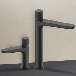 Ksuro 02 bateria umywalkowa stojąca wysoka czarny mat 10005030