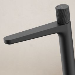 Ksuro 02 bateria umywalkowa stojąca wysoka czarny mat 10005030