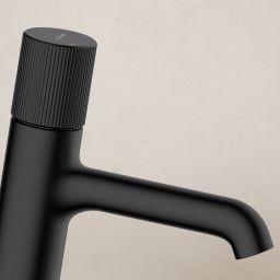 Oltens Hamnes bateria umywalkowa stojąca czarny mat 32202300