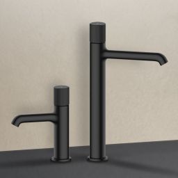 Oltens Hamnes bateria umywalkowa stojąca czarny mat 32202300