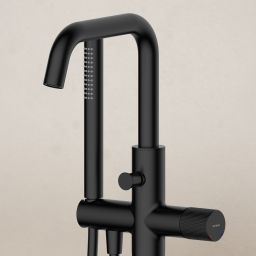 Oltens Hamnes bateria wannowo-prysznicowa wolnostojąca czarny mat 34302300