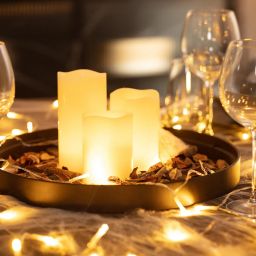 Abruzzo Libro Aurora lampa stołowa świeca 3x1,8W LED 3 sztuki biały ABR-SL-AA