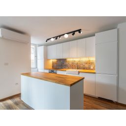 Kaja Swing lampa podsufitowa 8x10 W biała-czarna K-5494