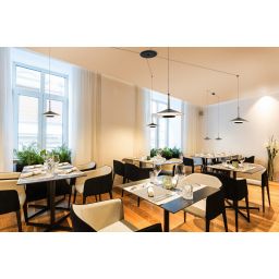 Mantra Orion lampa wisząca 4x8 W czarna-mosiądz 7307