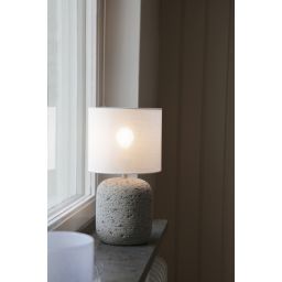 Markslöjd Montagna lampa stołowa 1x40 W szara-cement-ecru 108861