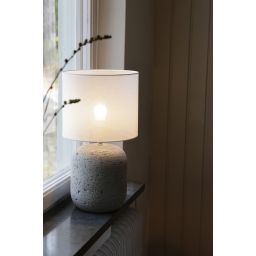 Markslöjd Montagna lampa stołowa 1x40 W szara-cement-ecru 108862