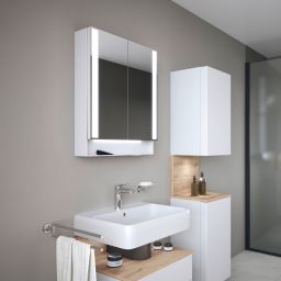 Duravit Qatego szafka 60 cm z lustrzana wisząca z oświetleniem LED biały mat QA7150018180010