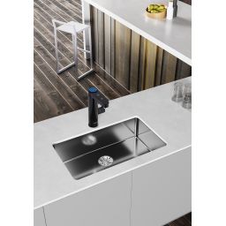 Noveen przepływowy podgrzewacz wody 3,6 kW elektryczny czarny IWH965