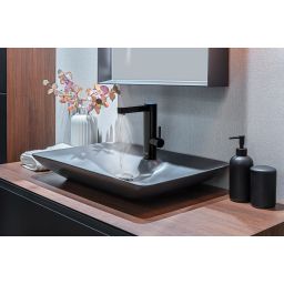 Noveen przepływowy podgrzewacz wody 3,6 kW elektryczny czarny IWH965