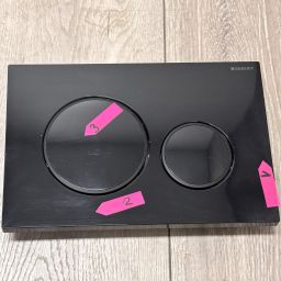 Outlet - Geberit Sigma20 przycisk spłukujący czarny połysk/czarny mat 115.882.DW.1