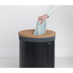 Brabantia kosz na bieliznę 60 l czarny mat 120022