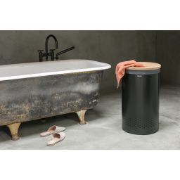 Brabantia kosz na bieliznę 60 l czarny mat 120022