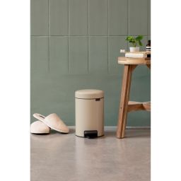 Brabantia NewIcon kosz na śmieci 5 l pedałowy beżowy 149900