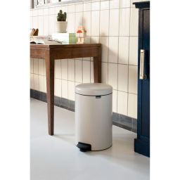 Brabantia NewIcon kosz na śmieci 20 l pedałowy beżowy/czarny 149948
