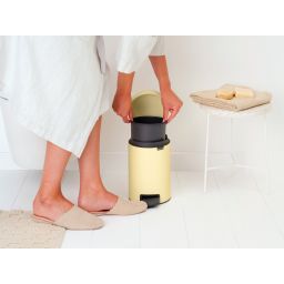 Brabantia NewIcon kosz na śmieci 3 l żółty 233760