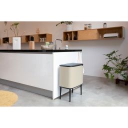 Brabantia Bo Touch Bin kosz na śmieci 33 l do segregacji beżowy/czarny 201608
