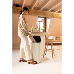 Brabantia Bo pojemnik na odpady 30 l beżowy 238123