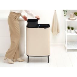 Brabantia Bo Touch Bin pojemnik na odpady 60 l beżowy 251580