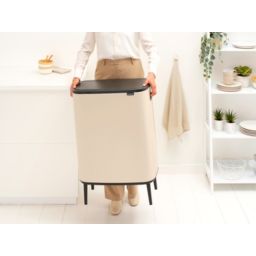 Brabantia Bo Touch Bin pojemnik na odpady 60 l beżowy 251580