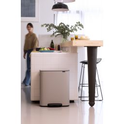 Brabantia Bo pojemnik na odpady 60 l Soft Grey 255069