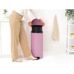 Brabantia NewIcon pojemnik na odpady 30 l Lilac Pink 255304