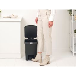Brabantia StepUp pojemnik na odpady 25 l czarny 800269
