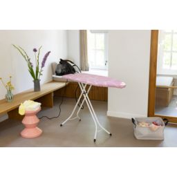 Brabantia deska do prasowania z solidną podstawą na generator pary Lilac Waves 246081