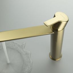 Deante Arnika bateria umywalkowa stojąca złota BQA_R20N