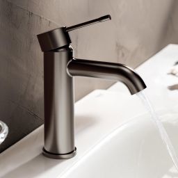 Grohe Essence bateria umywalkowa stojąca Brushed Hard Graphite 23590AL1