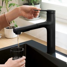 Hansgrohe Zesis M33 bateria kuchenna z wyciąganą wylewką stojąca czarny mat 74801670