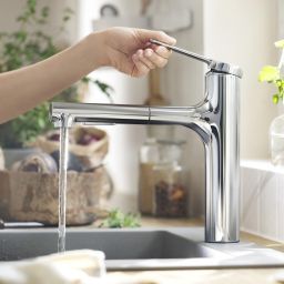 Hansgrohe Zesis M33 bateria kuchenna z wyciąganą wylewką stojąca chrom 74801000