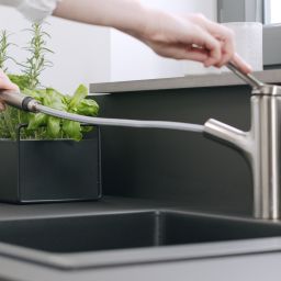 Hansgrohe Zesis M33 bateria kuchenna z wyciąganą wylewką stojąca stal szlachetna optyczna 74803800