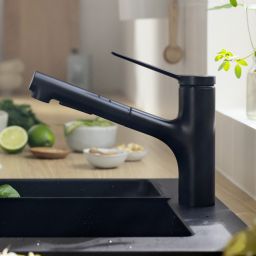 Hansgrohe Zesis M33 bateria kuchenna z wyciąganą wylewką stojąca czarny mat 74800670