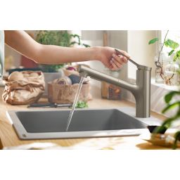 Hansgrohe Zesis M33 bateria kuchenna z wyciąganą wylewką stojąca stal szlachetna optyczna 74800800